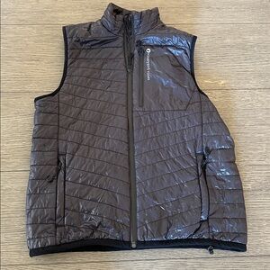 Vineyard Vines Performance  Mountain Vest Size Small